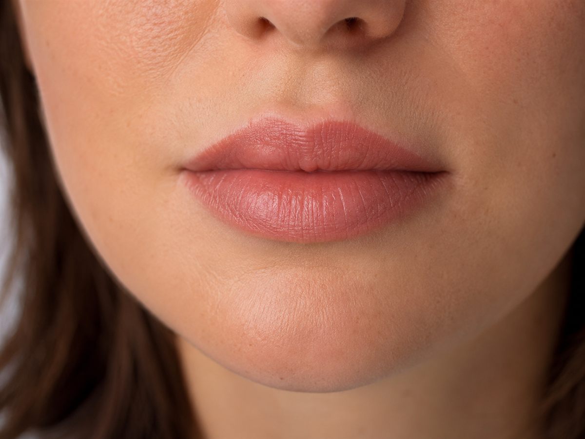 Dezent pigmentierte Lippen in einem natürlichen Rosé-Ton
